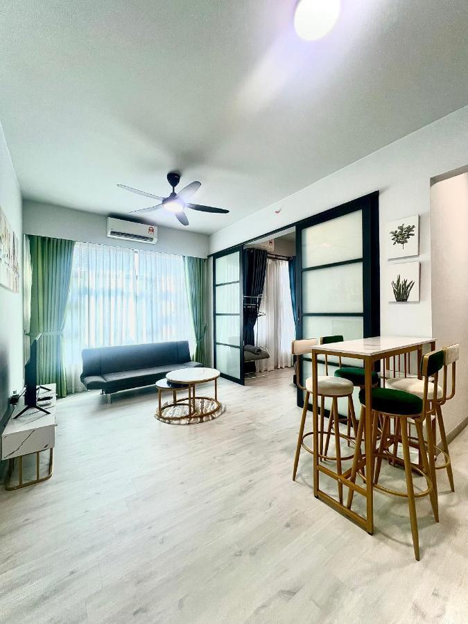 Botiza Suites At Jesselton Quay Kota Kinabalu Dış mekan fotoğraf