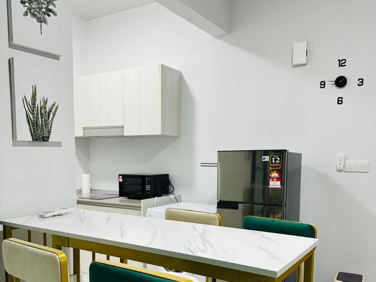 Botiza Suites At Jesselton Quay Kota Kinabalu Dış mekan fotoğraf