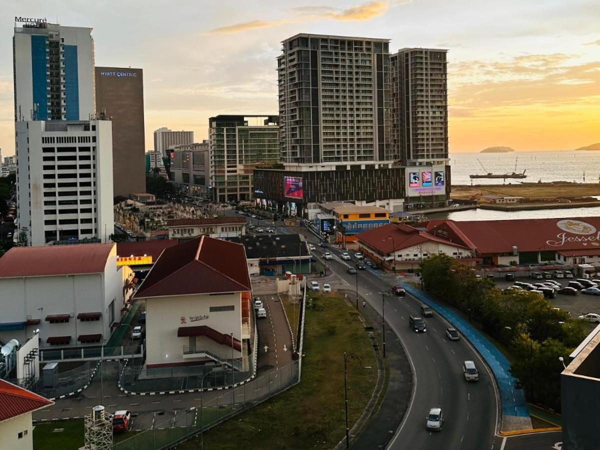 Botiza Suites At Jesselton Quay Kota Kinabalu Dış mekan fotoğraf